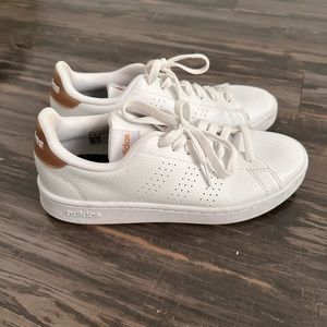 ADIDAS Advantage white/ copper metallic sneaker Size 7.5